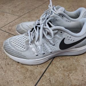 Vomero 11 women's 8.5 size